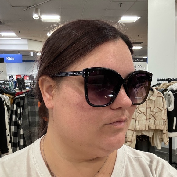 Vince Camuto Black Sunglasses - Picture 4 of 5